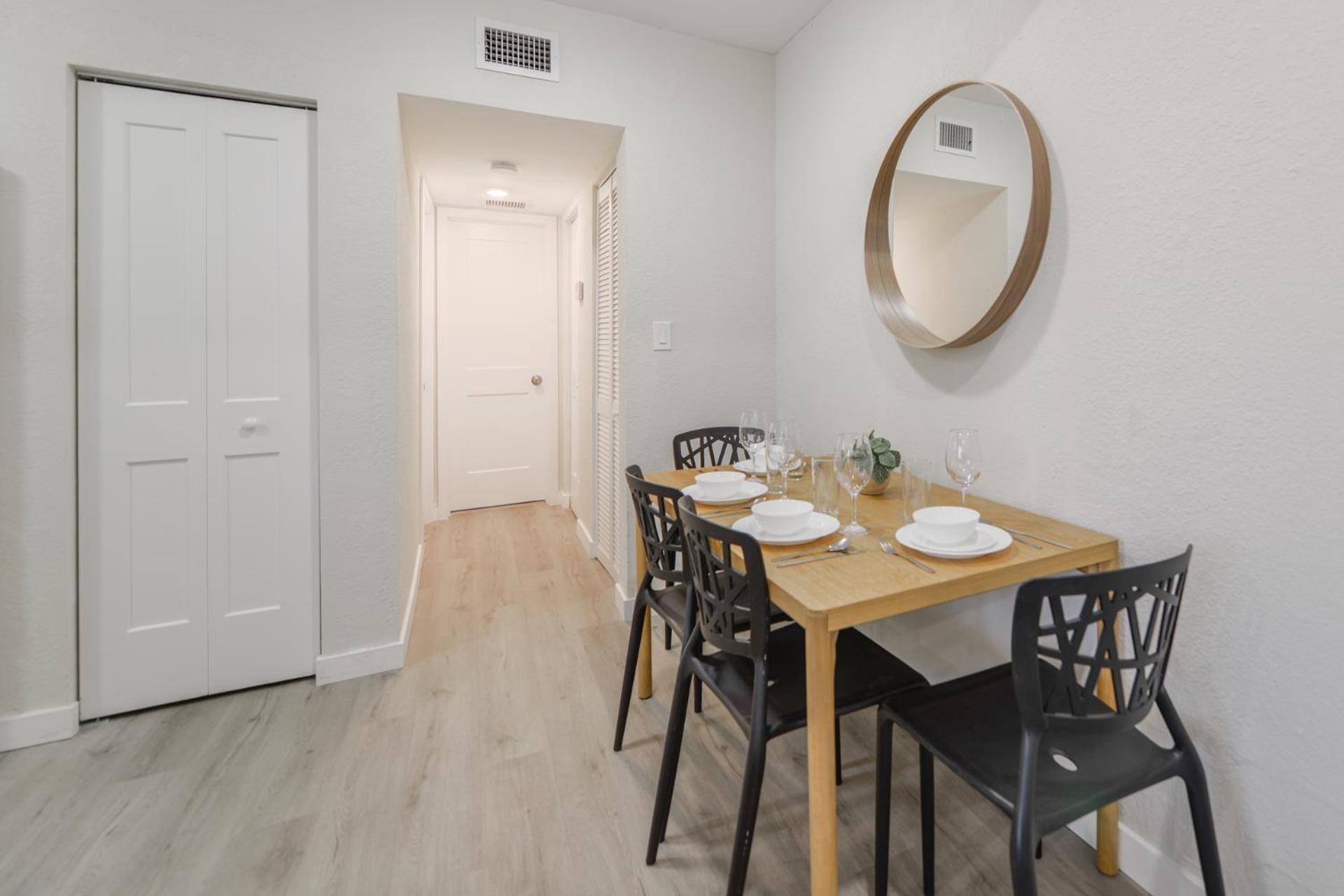 מיאמי Apartment In Calle Ocho A Slice Of Little Havana מראה חיצוני תמונה
